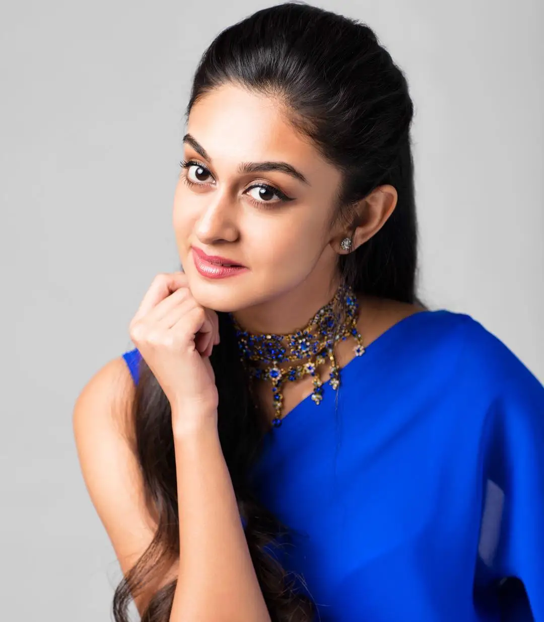 Indian Girl Aishwarya Arjun In Traditional Blue Saree Sleeveless Blouse